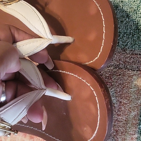 BEAUTIFUL!!! Tory Burch white leather sandals 7.5 - Picture 4 of 6